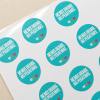 Hoja con stickers